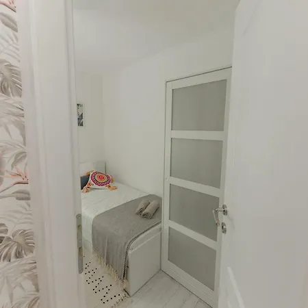 Lara Apartmán *