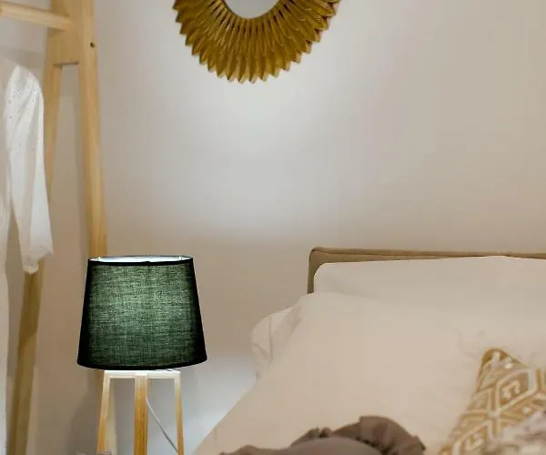 Lara Apartmán *