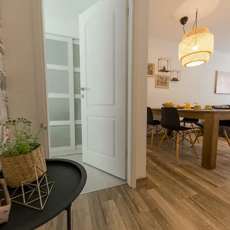 Apartment Lara