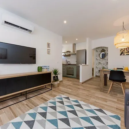 Apartment Lara *