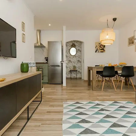 Lara Apartment