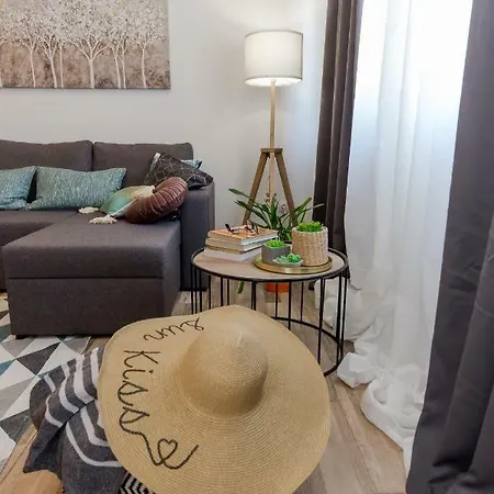 Διαμέρισμα Lara Τρογκίρ