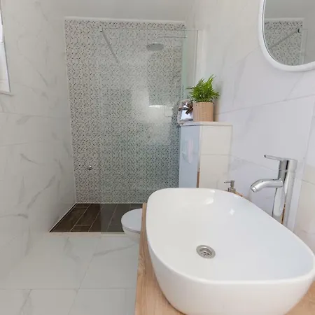 Lara Apartment